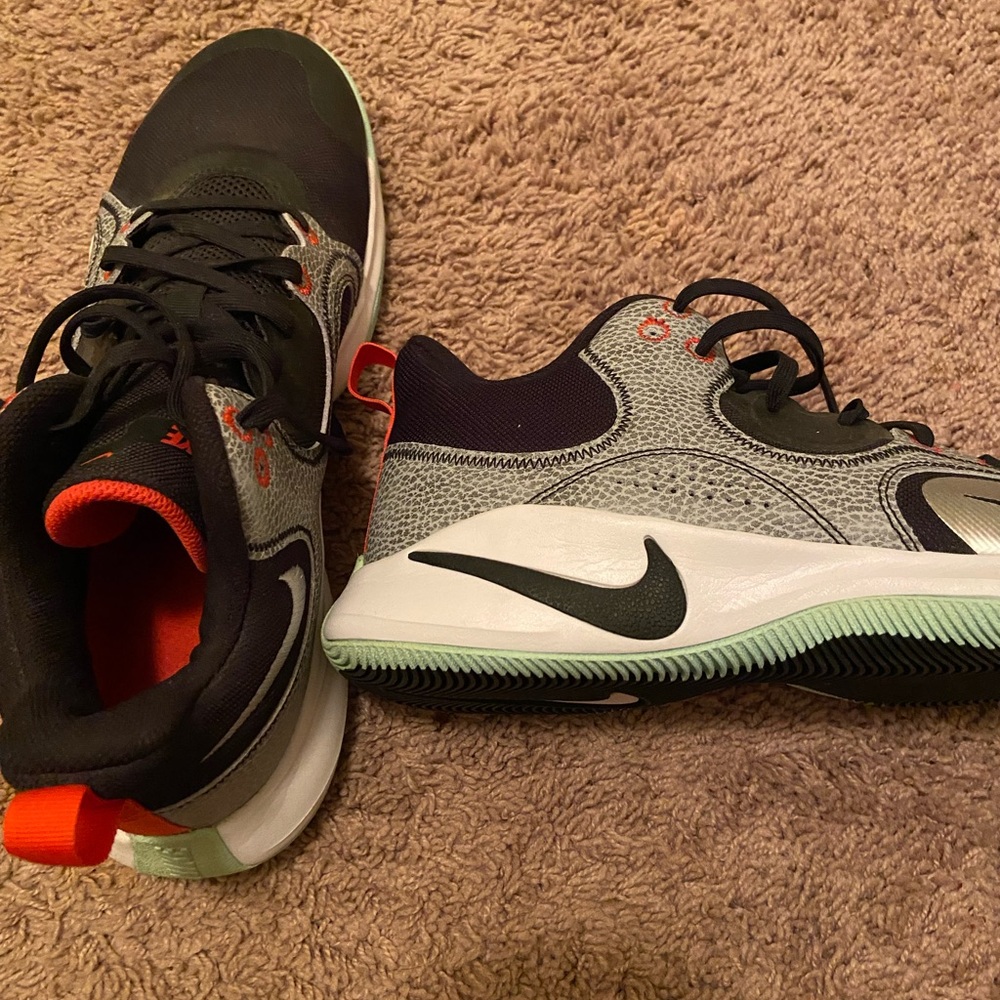 Nike FLY by MID
